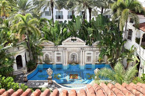 Vm south beach llc bid $41.5 million tuesday for the oceanfront property on miami beach's touristy ocean drive. 10 Secrets of Gianni Versace's Miami Mansion: Hidden ...