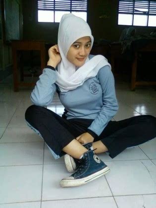 Oleh kaum muslimin, secara amaliyah, di hampir semua negara muslim sampai saat ini. 13 Foto Sma Berjilbab Cantik Dan Seksi - Info Terkini