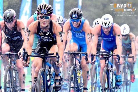 A triathlon is an endurance multisport race consisting of swimming, cycling, and running over various distances. ITUワールドトライアスロン オリンピッククオリフィケーション ...