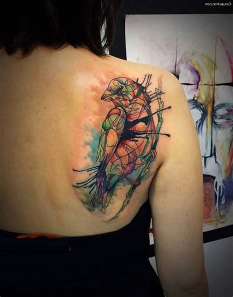 Beyaz dövme ve i̇şinizde daha mutlu olmak i̇çin sabahları yapabileceğiniz 6 küçük şey. colorful geometric bird tattoo renkli geometrik kuş ...