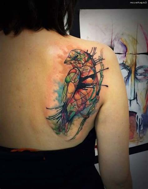 Aksesuar olarak ne taksam diye düşünmenize son verecek birbirinden şık bilek dövmeleri… colorful geometric bird tattoo renkli geometrik kuş ...