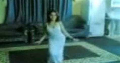 رقص منزلي مغربي في غرفة النوم رائع ولا احلى 2017/2016. aflam: رقص منزلي