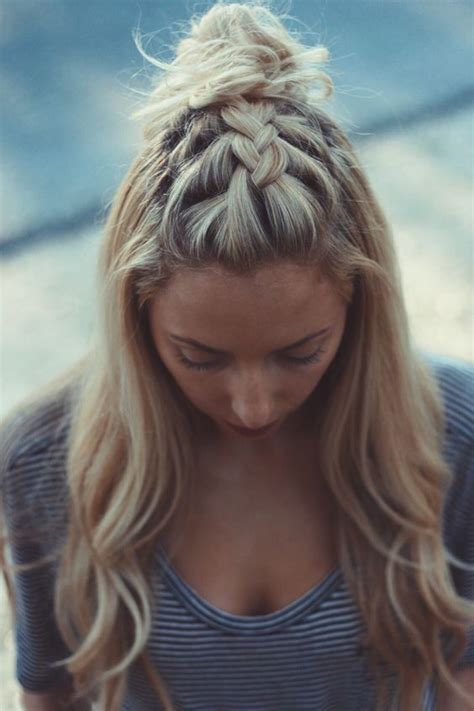 Braid the lower section of hair on the left hand side and wrap over your ponytail. 12 Quick and Easy Braided Hairstyles 2019 - Braids Inspiration