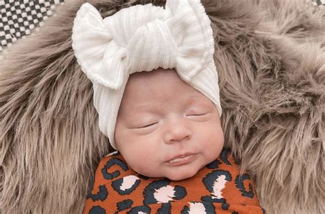 The old chelsea bun house was a shop in chelsea which sold buns in the 18th century. 'Teen Mom 2': Chelsea Houska DeBoer Welcomes Fourth Child ...