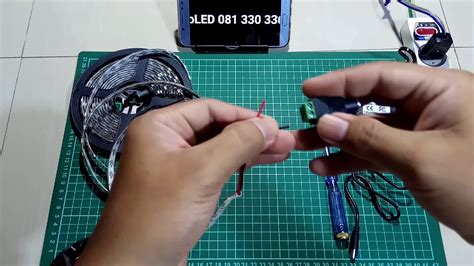 Ketahui cara mudah untuk memasang lampu tersembunyi / boleh di tempat yang sama seperti cahaya siling asal. Cara Rakit/Pasang Lampu LED Strip 12V Ke Adaptor - YouTube