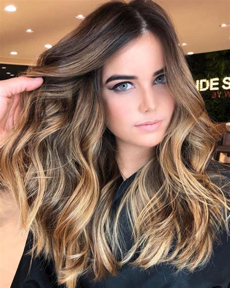 The exact width of your highlights depends on your preference, but balayage tends to look best with thinner, more subtle highlights, no more than 1 inch (2.5 cm) wide. What is the Difference Between Balayage and Ombre? | Hair styles, Balayage hair, Hair highlights