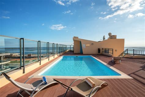 A perfect destination to own an apartment or enjoy a relaxing holiday break ! Algarve Holiday Rentals - APARTAMENTO 2 QUARTOS VISTA MAR ...