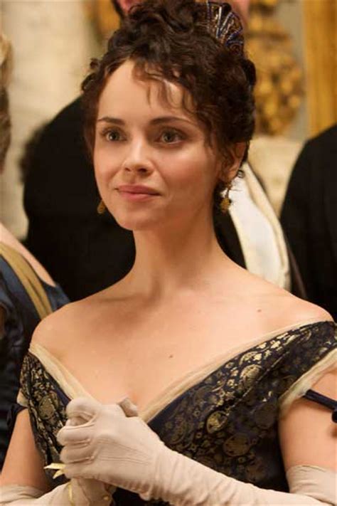 Robert pattinson sizzles, christina ricci rivets. Christina Ricci foto Bel Ami / 27 de 28