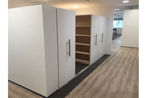 Lundia shelving specialises in the design, manufacture and supply of customisable timber storage solutions using standard components. Mobile shelving systems by Lundia - Selector