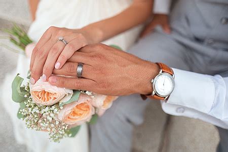 Check spelling or type a new query. Bolehkah Pria Memakai Cincin Kawin? - V&CO Jewellery News
