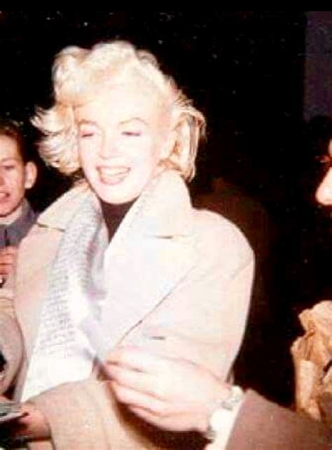 Marilyn Monroe in NYC, 1955. | Marilyn, Marilyn monroe, Marilyn monroe photos