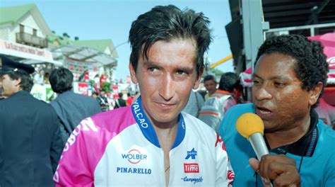 Luis herrera diagnosed with skin cancer due to the long days. Lucho Herrera victime d'un cancer de la peau - VéloPro.fr