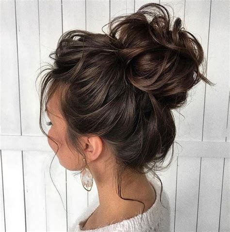 Bombshell beauty is easy to achieve when you're blessed with straight tresses. How to Do a Messy Bun? 10 Easy Bun Hairstyle Tutorials for ...