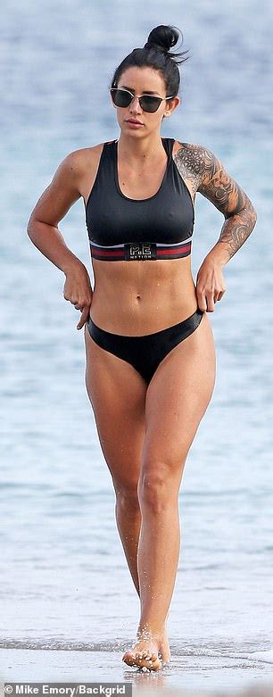 Sierra made a name for herself during the 2019 television series love island, before turning. Rhyce Power's ex Vanessa Sierra flaunts her pert derrière ...