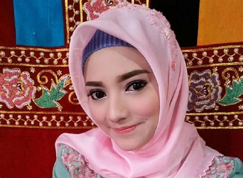 Apakah anda lihat sekarang atas 10 surat yasin hasil di web. Download Ayat Kursi Merdu Mp3 Wanita - Modern