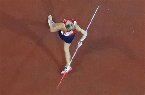 Evet bitti,olimpiyat şampiyonu spotakova, erkek arkadaşı da poposunu avuçlayarak güzelce kutladı barbara'yı. Mondiali di atletica leggera: la rivincita delle bionde ...