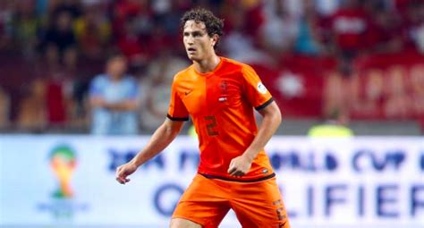 Anno 2019 staan de zaken er beter voor, met koeman als. Daryl Janmaat - WK Nederlands Elftal 2014 - Brasil - Powered by DataID Company Nederland | Mens ...