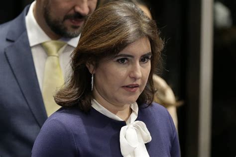 A senadora simone tebet (mdb), presidente da comissão de constituição e justiça (ccj). CCJ do Senado tem Tebet na presidência e Renan e Flávio ...