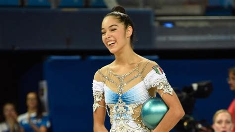 #la7ritmica l'atleta italiana alexandra agiurgiuculese nella finale di specialità individuale, al cerchio, punteggio: Mondiali, finale storica alla palla per Agiurgiuculese ...