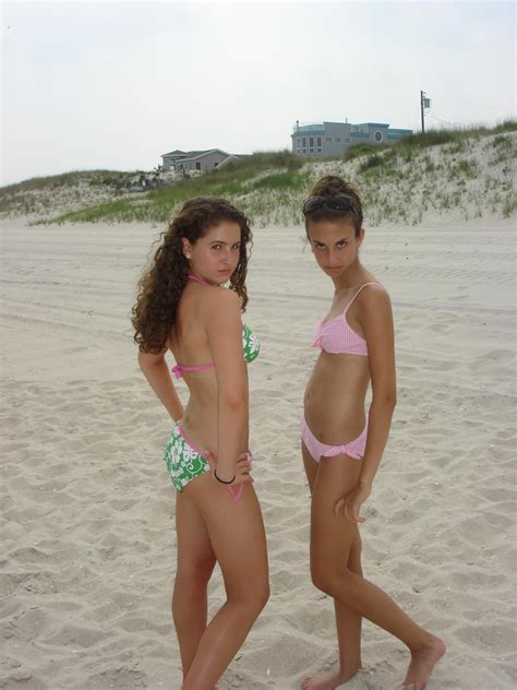 Hot teen amateur se font prendre par une grosse bite. Amateur Mature Ass In Bikini