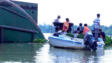 The dong nai river flows through the provinces of lam dong, dak nong, binh phuoc, dong nai, binh duong and ho chi minh city with a. Two bodies found after Đồng Nai River barge accident ...