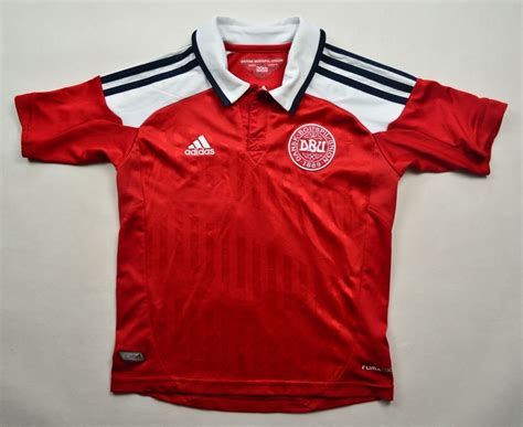 Christian eriksen er vågen og er til yderligere undersøgelser på rigshospitalet. 2012-13 DENMARK *ERIKSEN* SHIRT XS. BOYS 128 CM Football ...