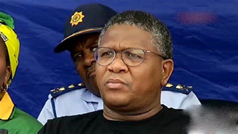 Hi fikile mbalula how many people can you see in this picture? Mbalula praises police for Engcobo arrests - SABC News ...