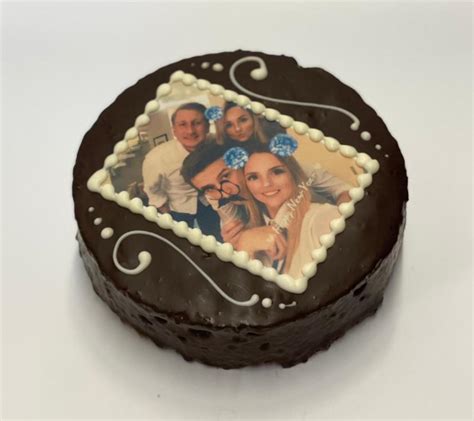 Kuchen die goldene stadt mit tortenaufleger individuelle scheibe. Personalisierter Kuchen mit Foto in 3 Geschmacksrichtungen ...