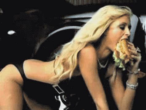 Abendessen gäste bedient von heiß blonde. Blonde carls jr paris hilton GIF on GIFER - by Tashakar