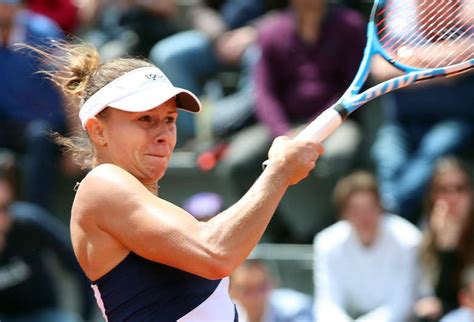 The romanian was hoping to go for gold in tokyo next month but will not recover in time having also missed the french open and wimbledon because of the problem. Linette - Halep NA ŻYWO: Relacja live i wynik online meczu ...