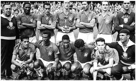 Según informan desde brasil, el seleccionador podría dejar el cargo tras el descontento de él, su cuerpo técnico y los jugadores por la celebración de la copa américa. SELECCIÓN DE BRASIL Campeona del Mundo 1958
