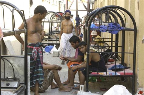 Before i get down voted to if there is a difference in tendon flexibility in women, this would help explain why the body can sustain such a difference. For neo-liberals some deaths matter more than others ...