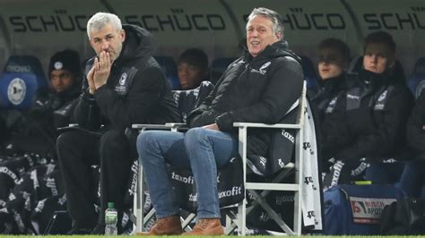 Bei zwei ausstehenden spielen belegt bielefeld den relegationsrang 16 einen platz hinter dem. Arminia Bielefeld: Bilanz stellt Trainer Neuhaus nicht ...