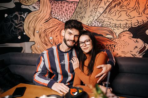 Elena marin și sebastian chitoșcă nu se salvează de la eliminare, iar unul dintre aceștia va părăsi competiția în această seară. Cleopatra Stratan și Edward Sanda Se Căsătoresc Anul ...