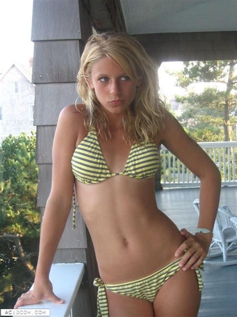 Blonde cutie faye runaway 1263 min. Bikini Girls (21 pics)