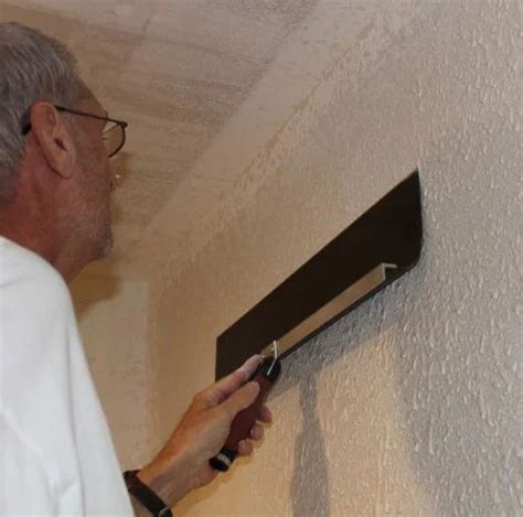 Keep reading to learn how to the stomp knockdown ceiling texture is made by stomping standard paint brush to the surface. How to Apply a Knockdown Texture on Your Ceiling or Walls ...