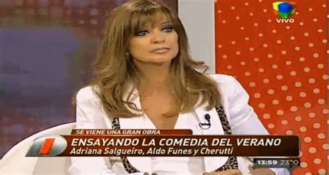 La actriz no dudó en abrir su corazón y explicar en televisión los argumentos que la impulsaron a no asistir al velatorio. Adriana Salgueiro en Intrusos