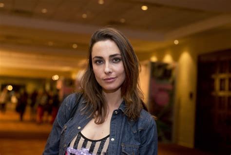 img javiera díaz de valdés revolucionó las redes sociales tras publicar en su cuenta de instagram una. Javiera Díaz de Valdés protagoniza videoclip de contenido ...