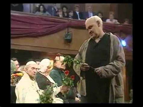 A legendás zenészt két jó barátja, hofi géza és bajor imre mellé temették. - HOFI GÉZA EGYVELEG:)! - - YouTube