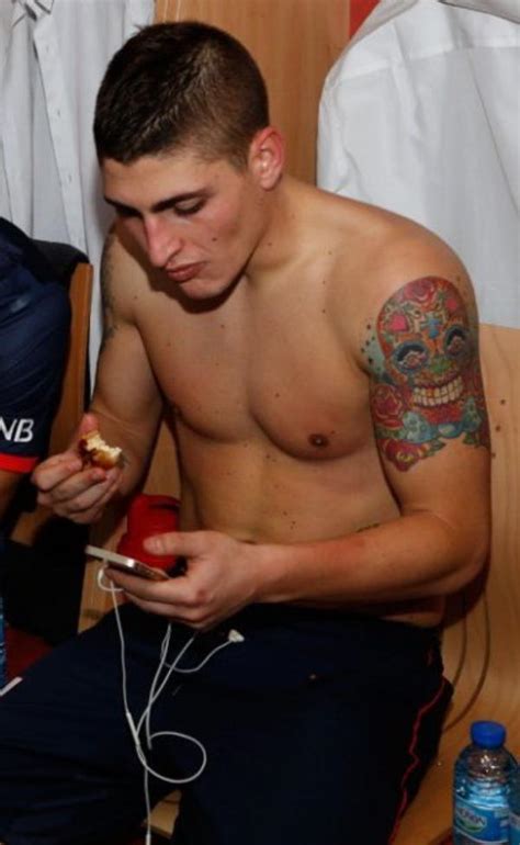 Marco verratti est une femmeparis marseille lyon lille breton alsace créteil monaco montpellier fra. Tatouage de marco verratti italie et psg