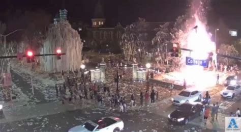 The man who poisoned auburn university's famous oak trees at toomer's corner died at the age of 71. Auburn Replacing Oak Trees at Toomer's Corner Again ...