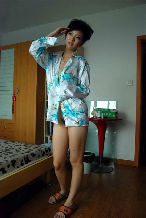 Blonde amateur hottie masturbating with silk panties. Slim Asian woman take off silk shirt (22 pics) | PussyAnna.com