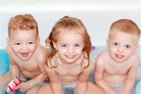 When your baby cries after a bath, it signals that it is something else. The Wright Family Pics: Bathtime with cousins