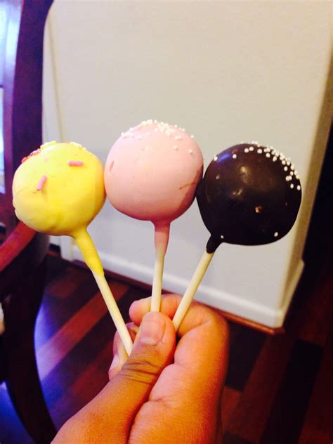 Want to learn how to make cake pops at home that are easy and that taste like starbucks birthday cake pops? Starbucks Cake Pop Christmas - 49 best images about ...