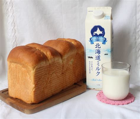 For those using the metric system or a bread machine, feel free to check out christine's original recipe: Honey Bee Sweets: Hokkaido Milk Loaf （北海道面包）