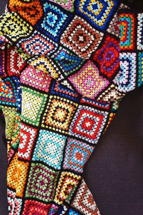 Vor mehr als zwei jahren habe ich die anleitung zu diesen granny squares auf dem blog von leben lieben machen entdeckt. basteln malen Kuchen backen: Granny Square Decke