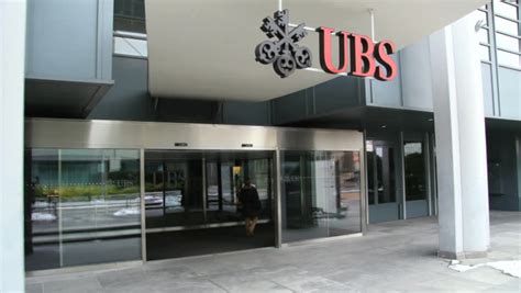 Please consult with your tax and legal advisors regarding your personal circumstances. Στο εδώλιο η UBS που κατηγορείται για φορολογική απάτη ...