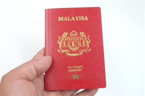 The size of the single photo is adjusted to the particular country, here it is 50x35mm and it is scale to the real size. Pemilik Passport Malaysia Boleh Masuk Negara Ini Tanpa ...