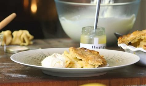 It wasn't the lightest or fluffiest sponge cake but it still tasted amazing. James Martin deep pan apple pie with Armagh honey cream recipe on James Martin's Islands To ...