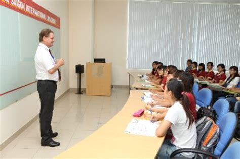 Điểm sàn các ngành cụ thể. Trường đại học Quốc tế Sài Gòn cấp hơn 100 học bổng cho sinh viên